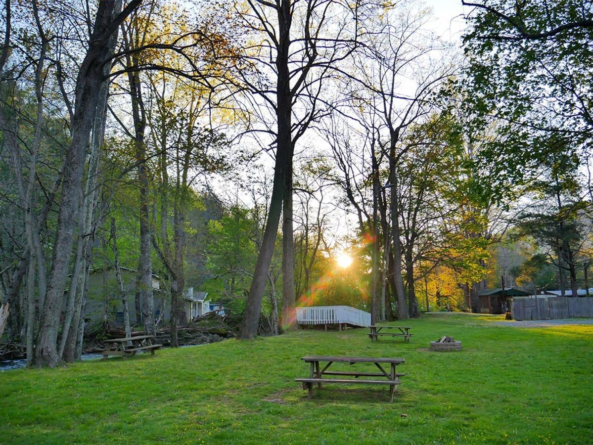 Meadowlark Motel Maggie Valley Exterior foto