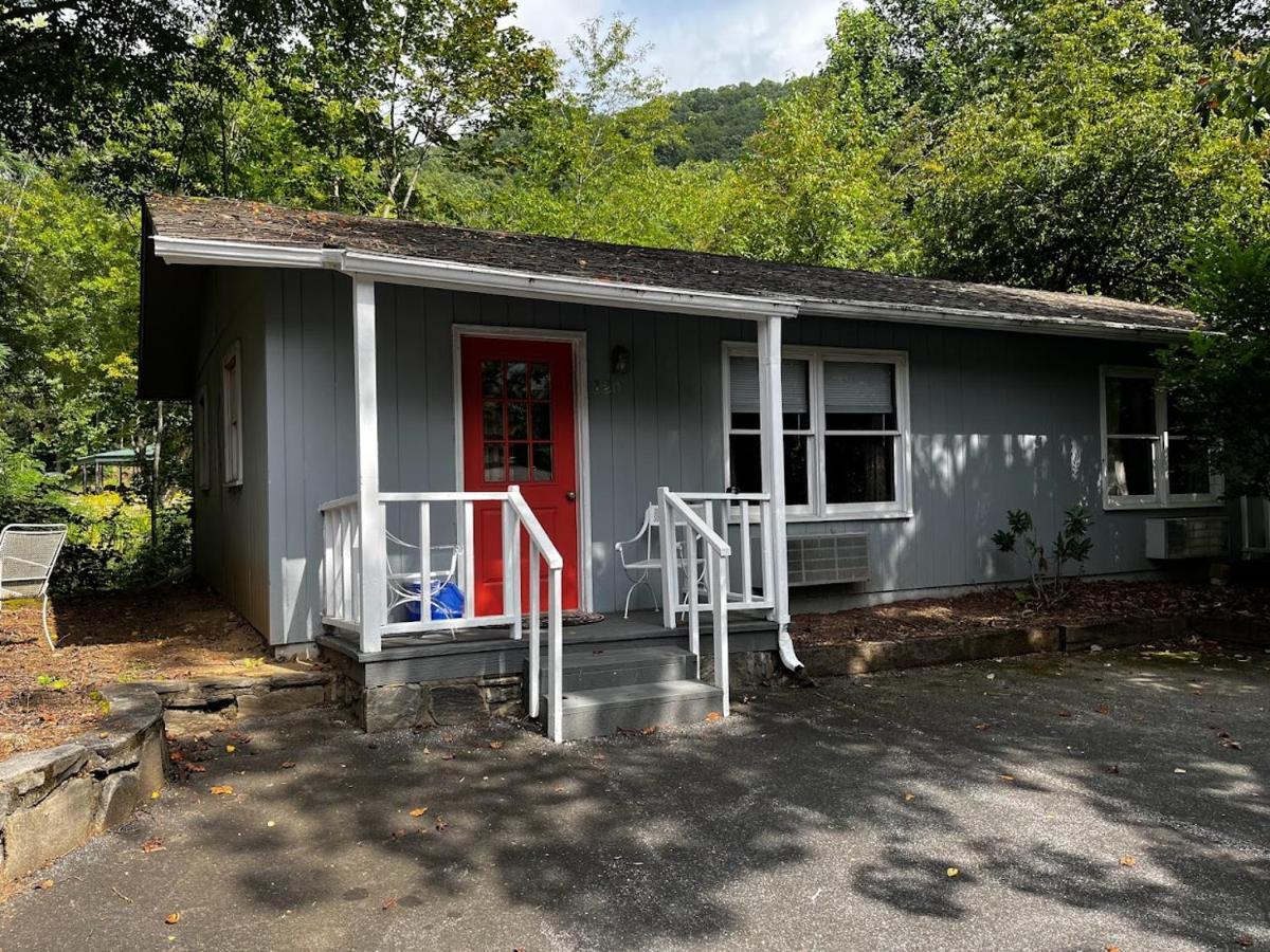 Meadowlark Motel Maggie Valley Exterior foto